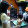 en el local
