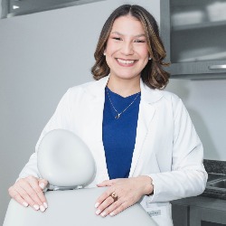 Dra Neilix Romero Periodoncia